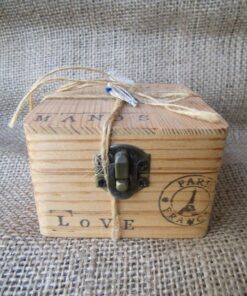 Ξύλινο τετράγωνο κουτί